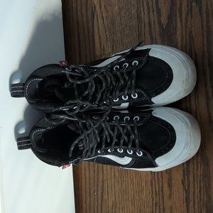 Vans MTE winter shoes 9.5
